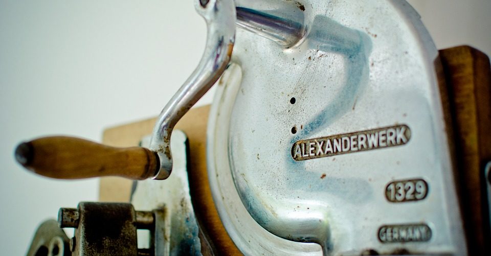 Leise Brotschneidemaschine – Übersicht & Tipps für leise Allesschneider